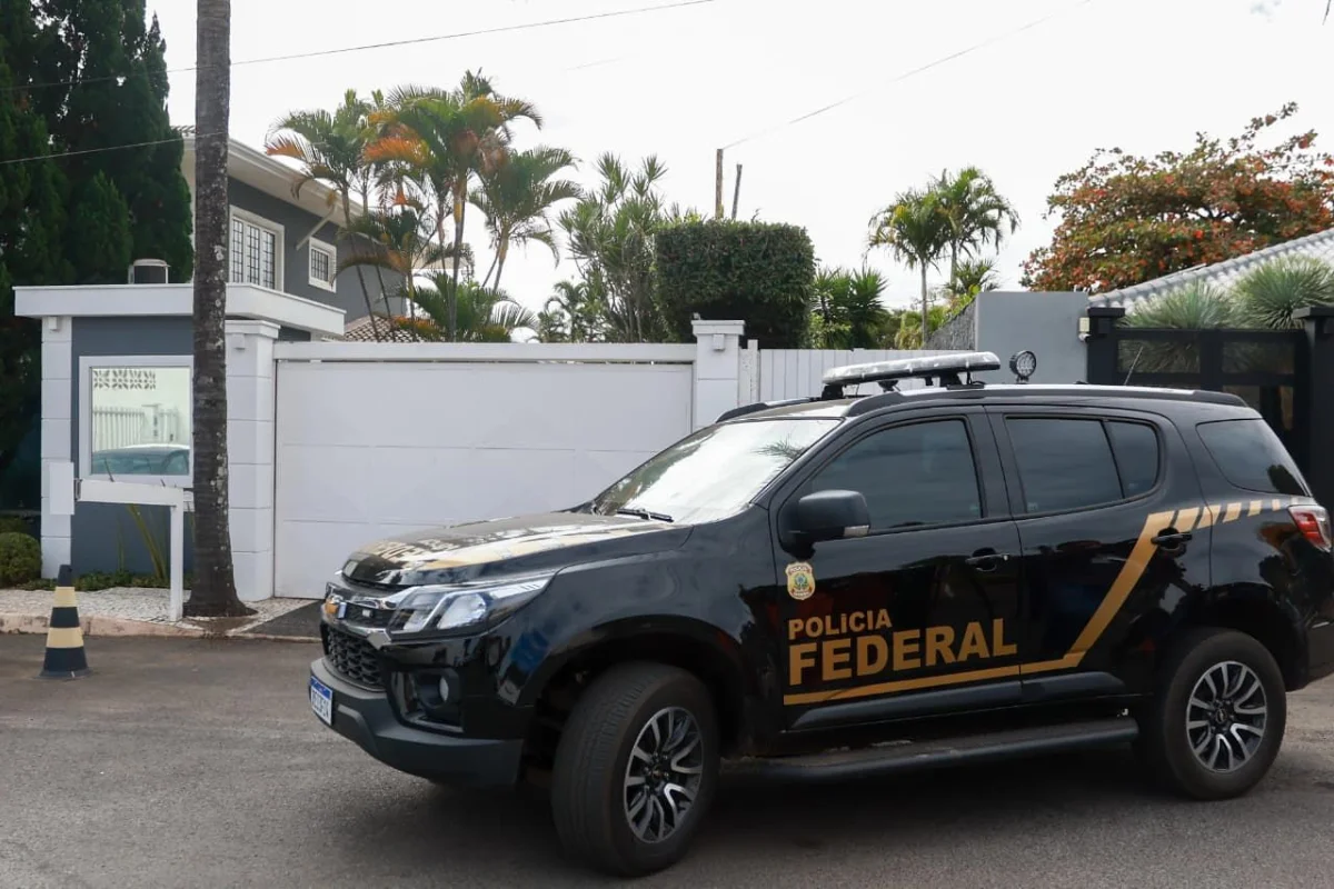 Lawyer bought house for senator and transferred R $ 11 million to his wife, says PF