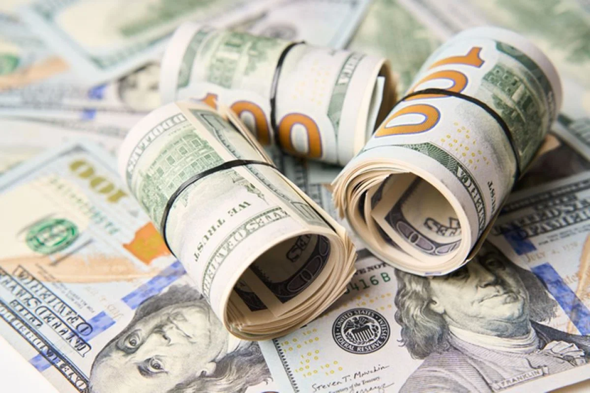 Dollar drops with strong employment slowdown in the US