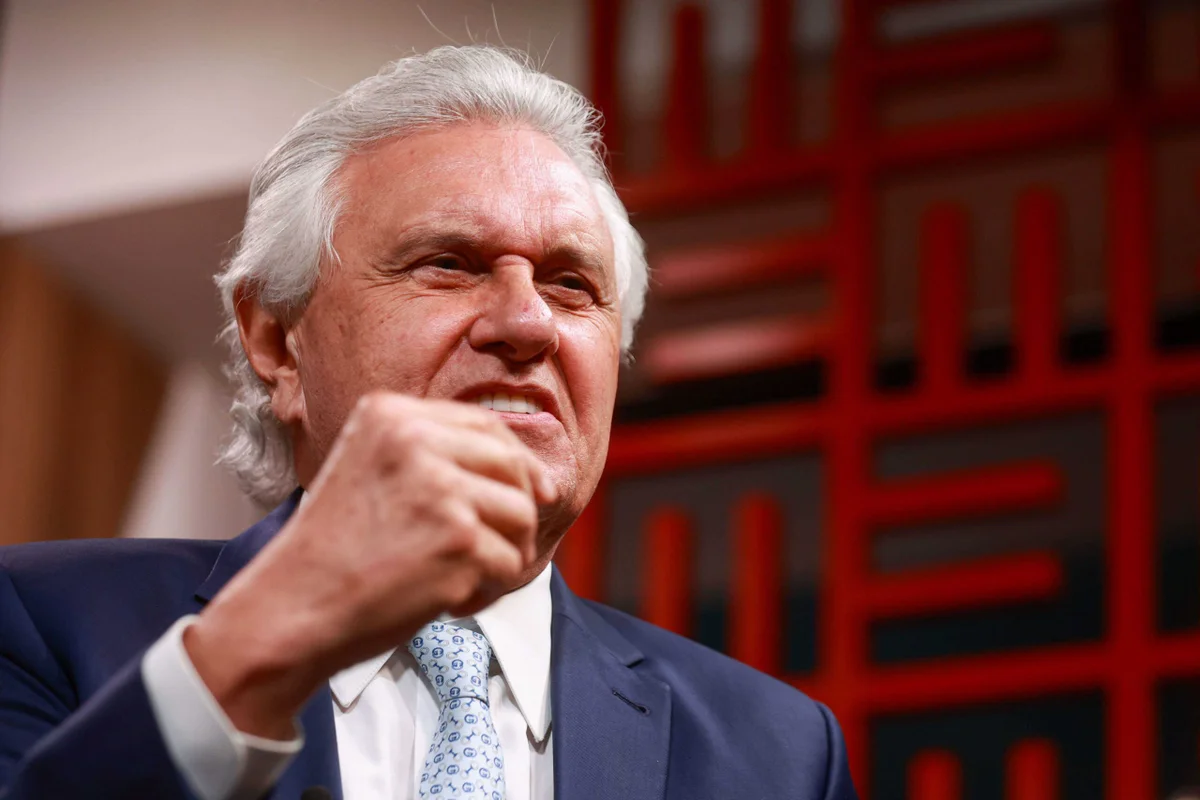 Falled critical indication of vice of Flavio: "Hypocrisy has limit"