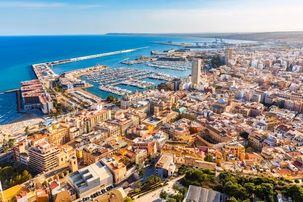 4.1 magnitude earthquake hits Spain tourist hotspot as dozens report feeling tremors