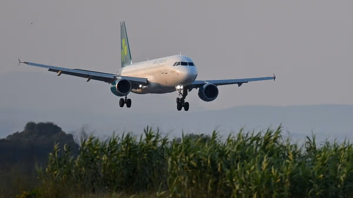 Passengers' terror as 'tired' pilot takes plane on 44-degree tilt during landing