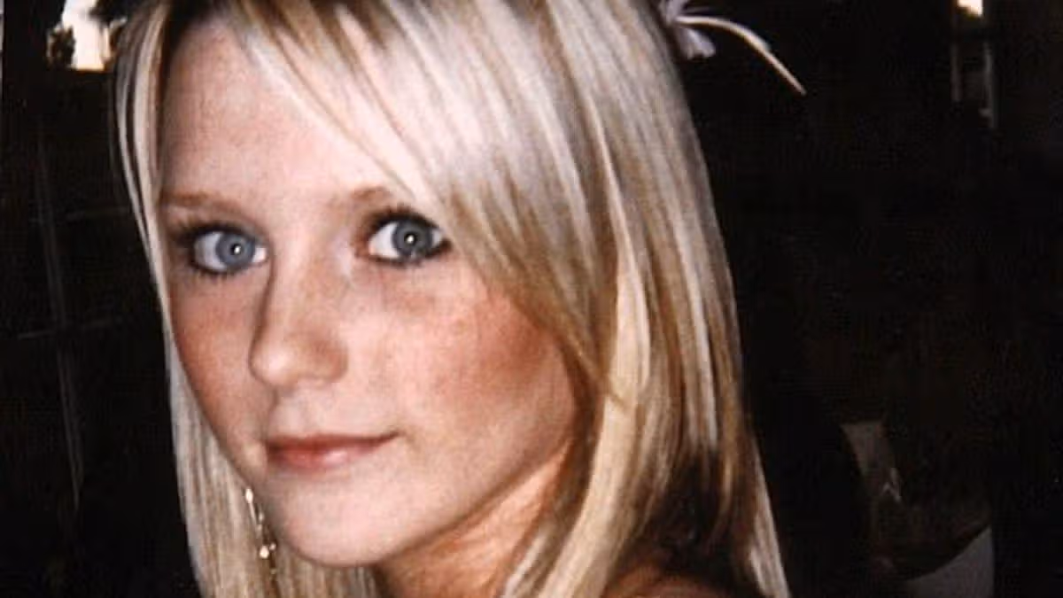 Detective kept naked pictures of murder victim for 'entertainment and bragging'