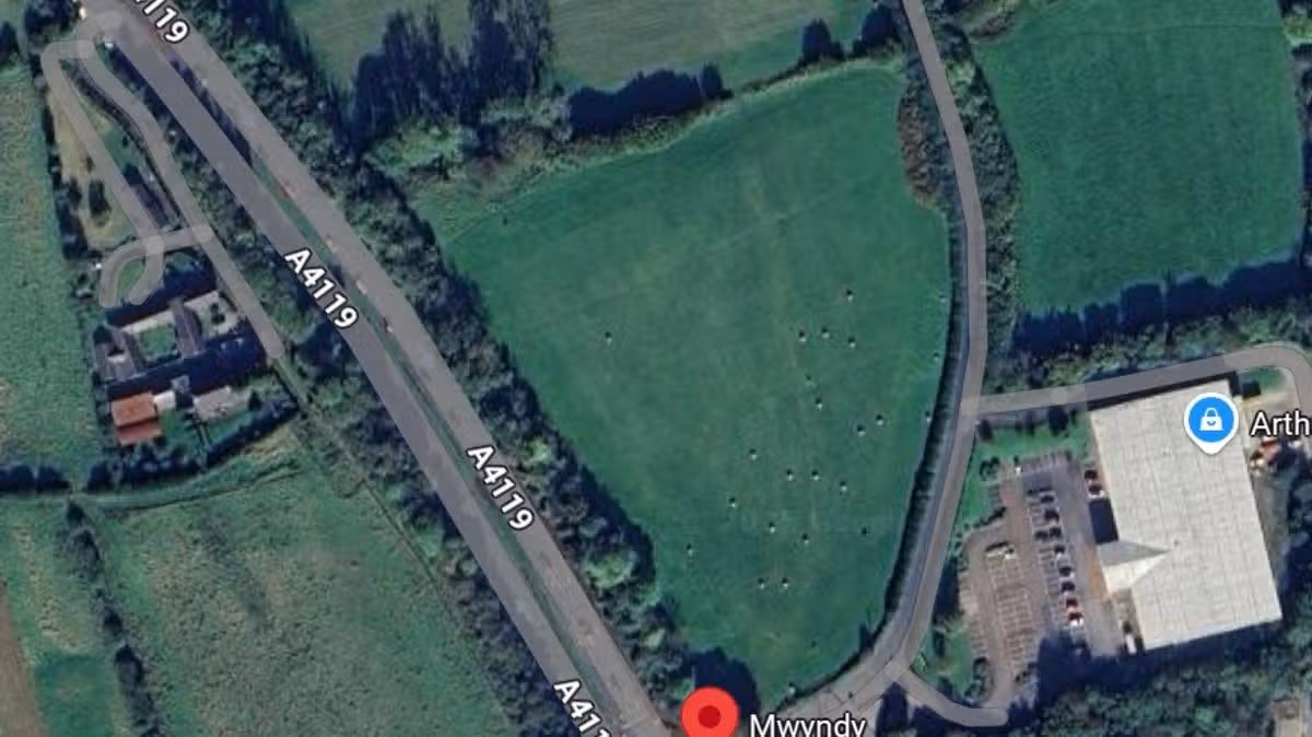 More than 1,000 people oppose new data centre near Pontyclun