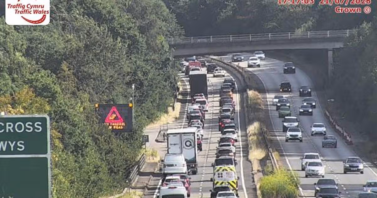 Long delays near M4 at Cardiff after huge queues form