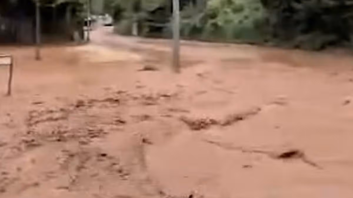 The moment river of mud and rocks destroyed Welsh village