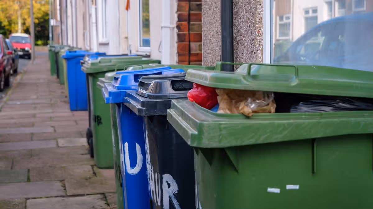 Binman slams 'Karens' who are putting two dangerous items in recycling bins