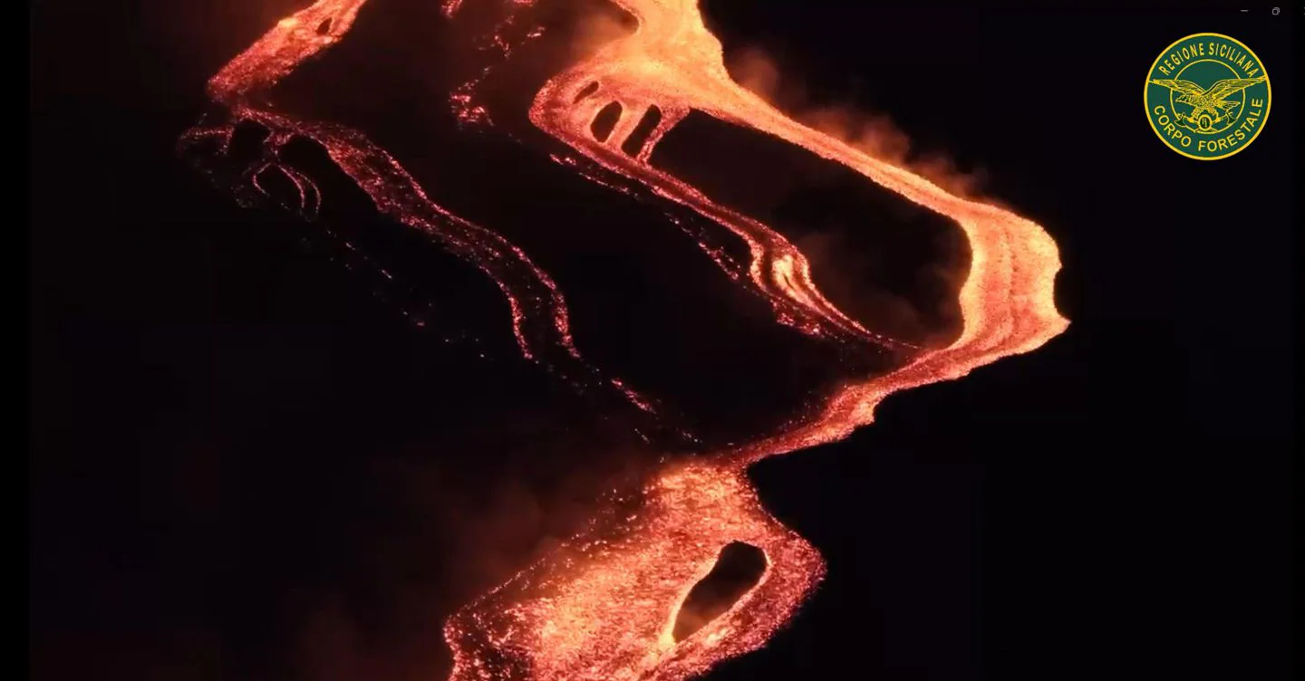 Catania airport, flights suspended until Tuesday at 6 am for the eruption of Etna