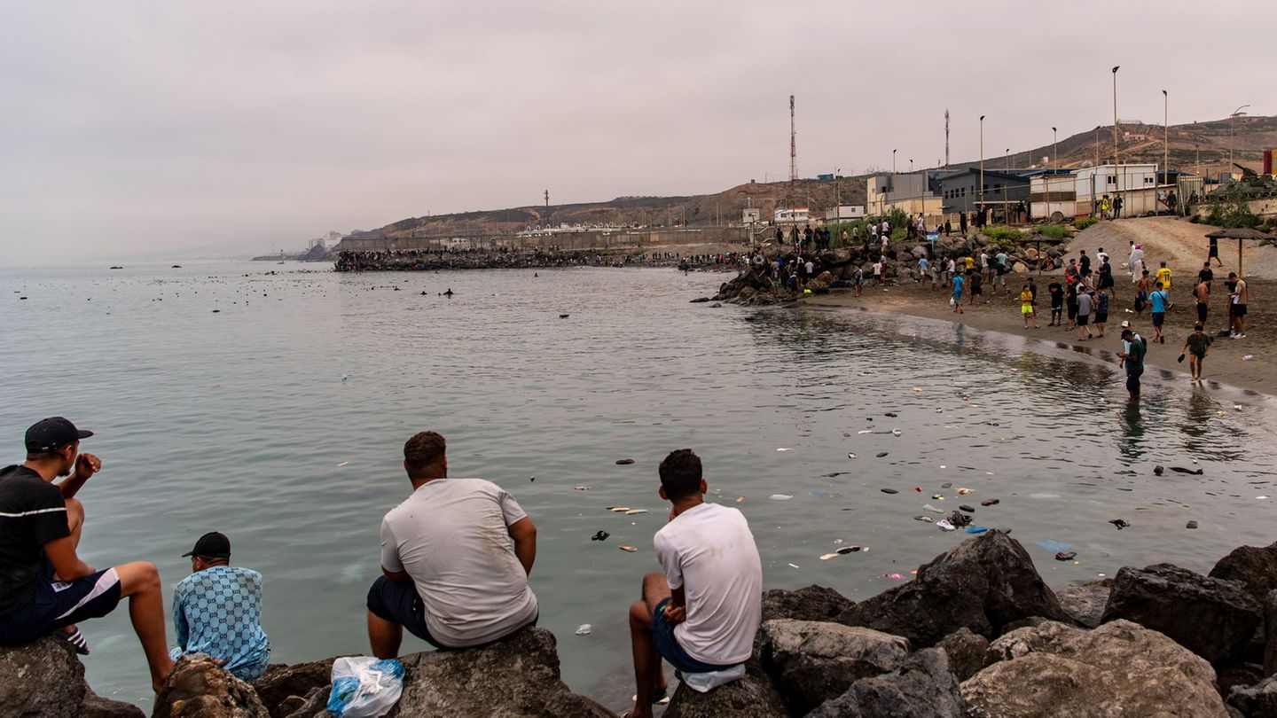 Death toll from migrant rush into Ceuta rises to 72