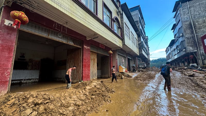 More than 900,000 people evacuated to China near typhoon Bavi