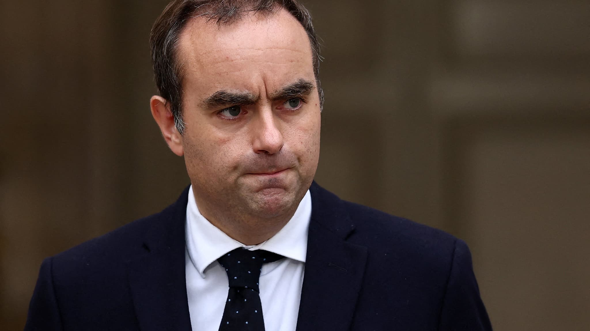 Sébastien Lecornu booed when he arrived at Porge