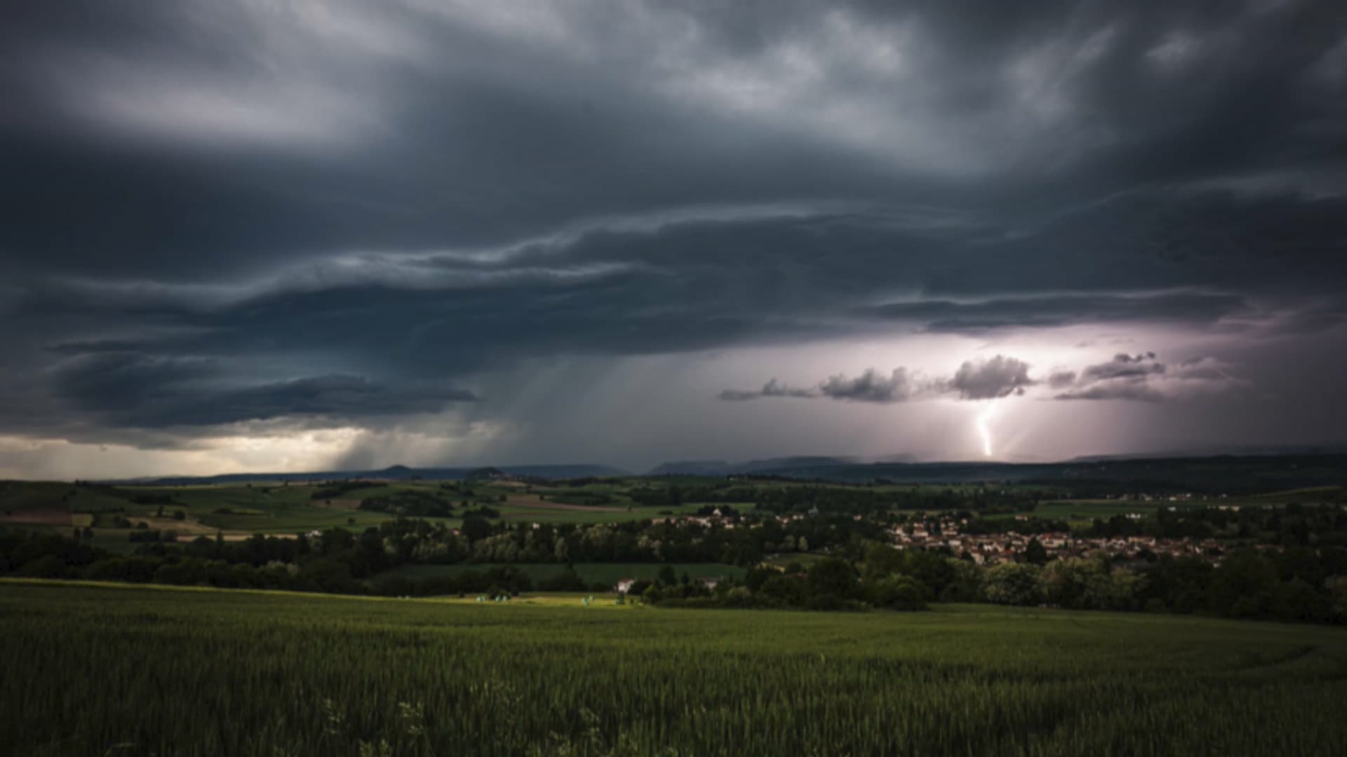 Weather: 15 departments placed in orange alert for a violent storm risk