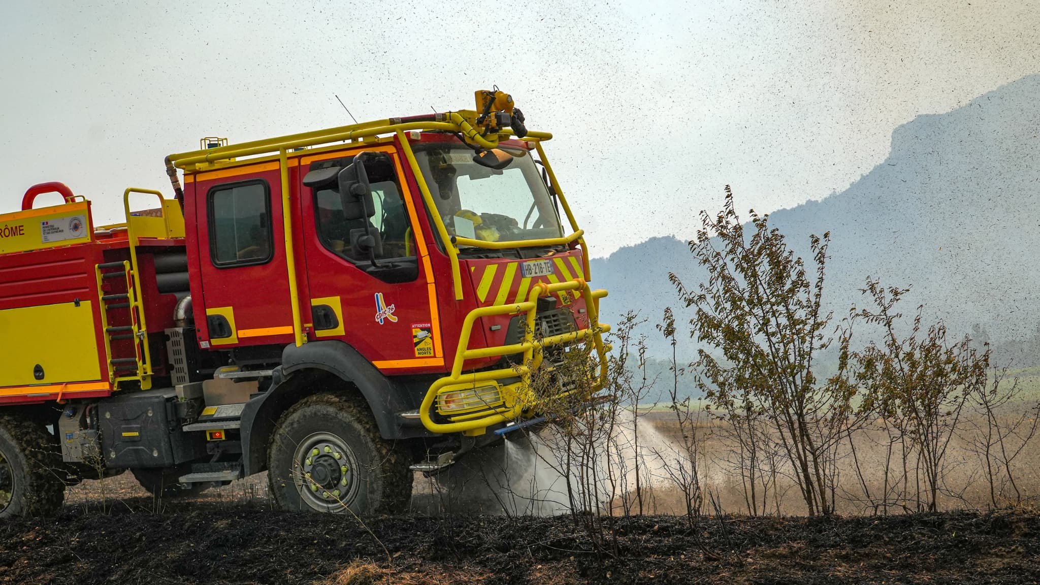 370 hectares burned by fire in Drôme, four firefighters slightly injured