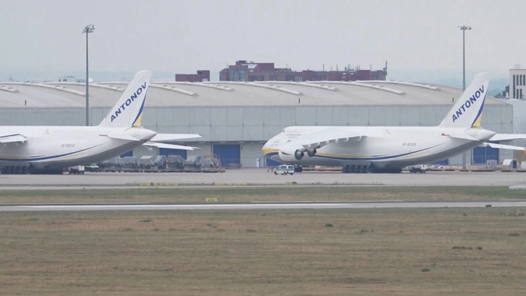 Leipzig, explosive drone at the airport next to a Ukrainian cargo. And another collides with a Dhl cargo at 400 meters high