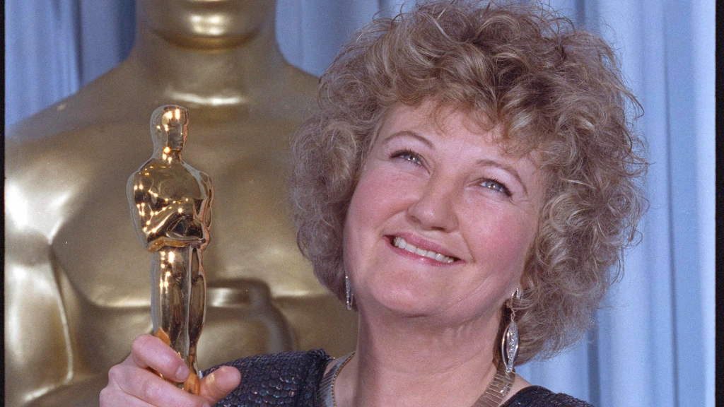 Brenda Fricker, Oscar winner who played Pigeon Lady in "Home Alone 2," dies