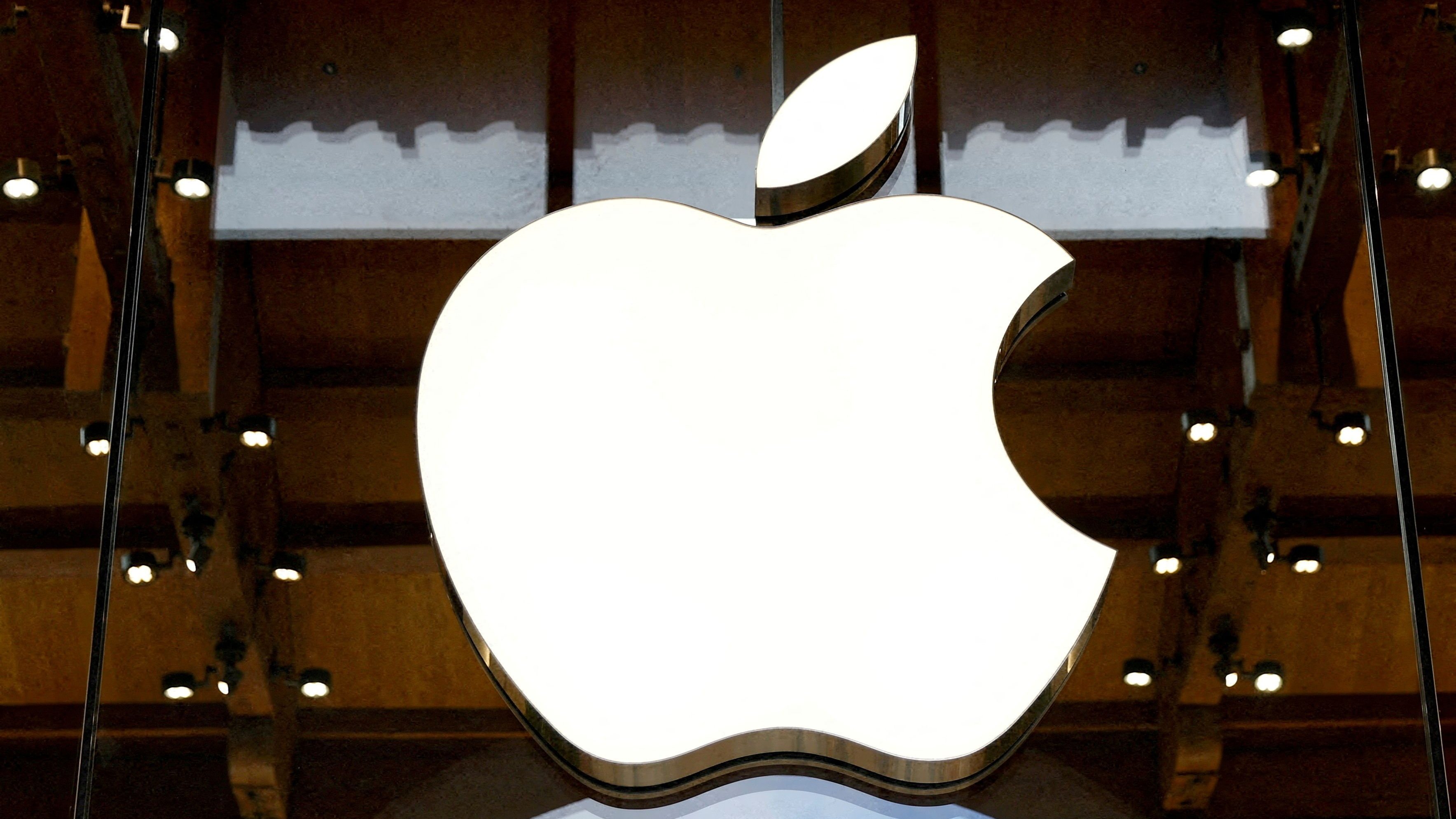 iPhone group: Apple once again briefly most valuable company in the world