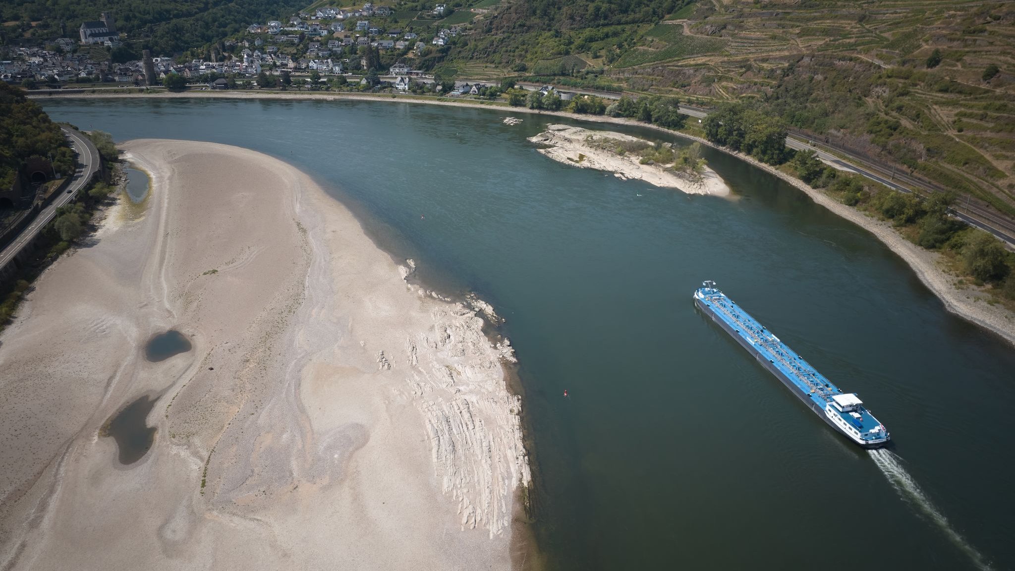 Fuel prices: Low water on the Rhine makes tanking more expensive