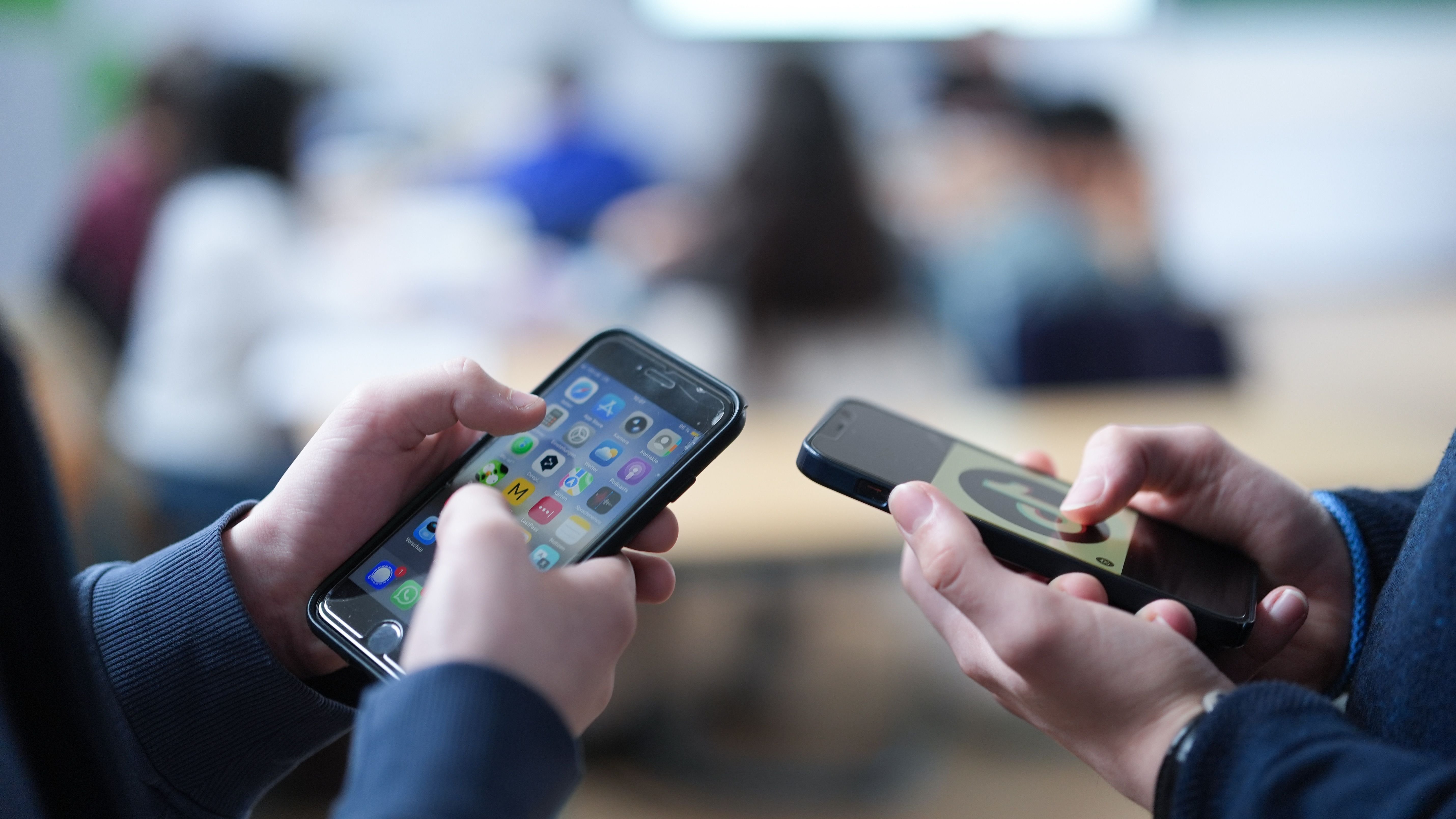 Instagram and Co.: How social networks could be safer for children