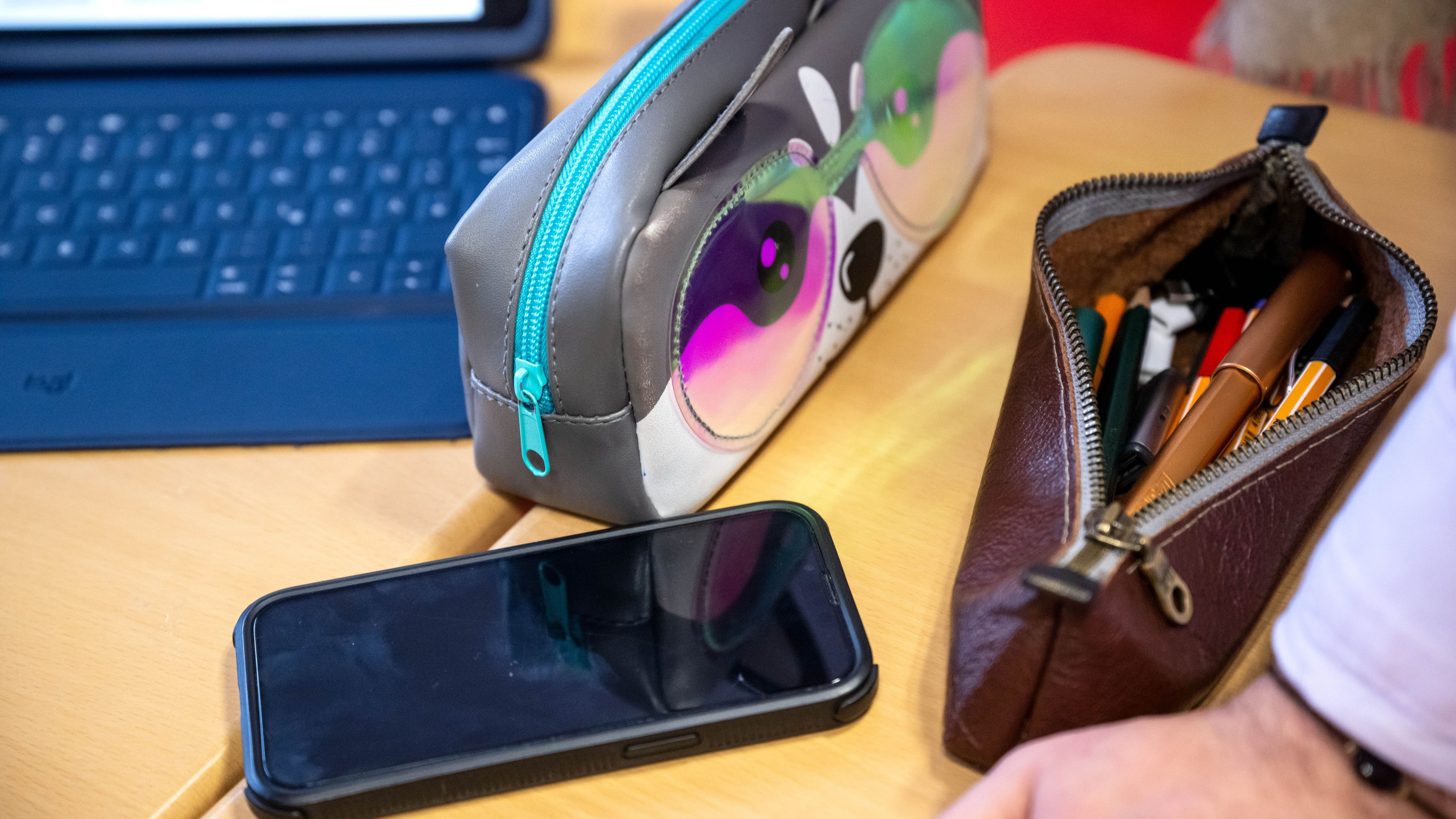 Education: Not without my phone: Teachers complain of smartphone use in the classroom