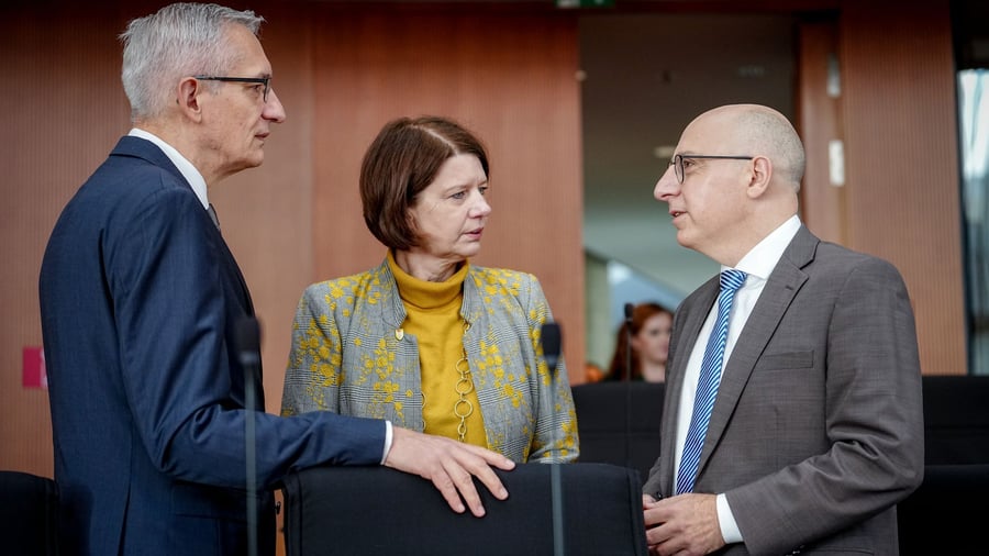 BND and constitutional protection: Cabinet wants to allow intelligence services active defense