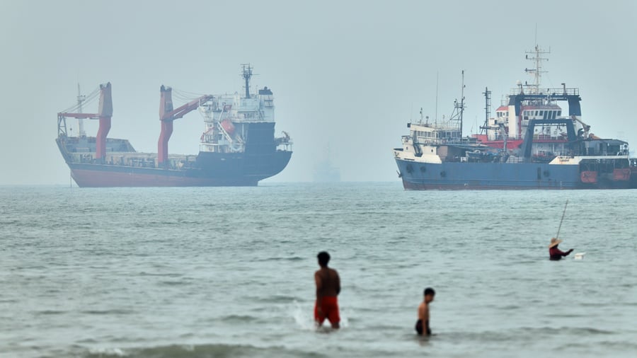 +++ Iran war +++: LNG tankers from Qatar damaged after shelling in Strait of Hormuz according to insiders
