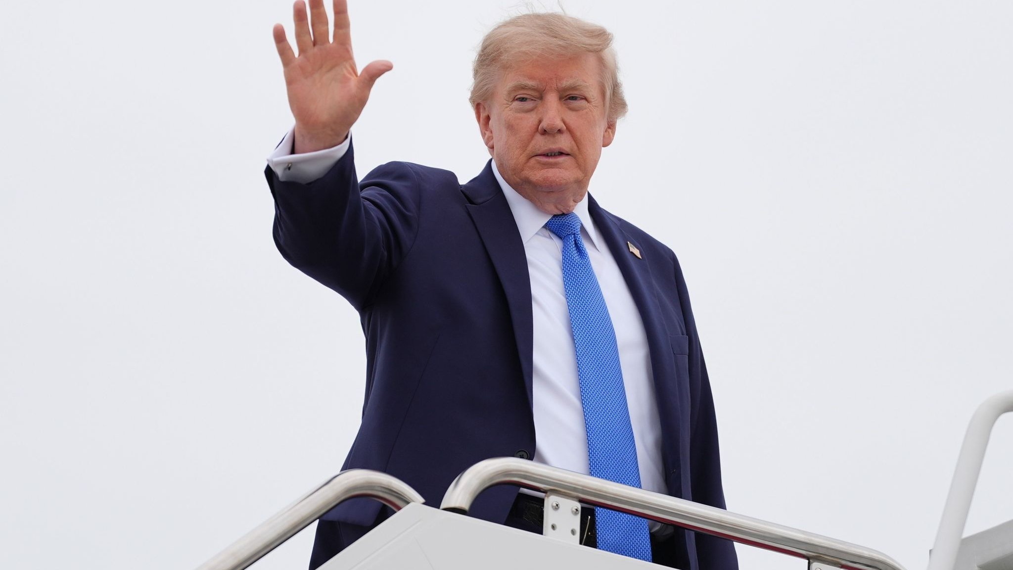 Navy in Middle East: Trump plays down grievances on aircraft carriers