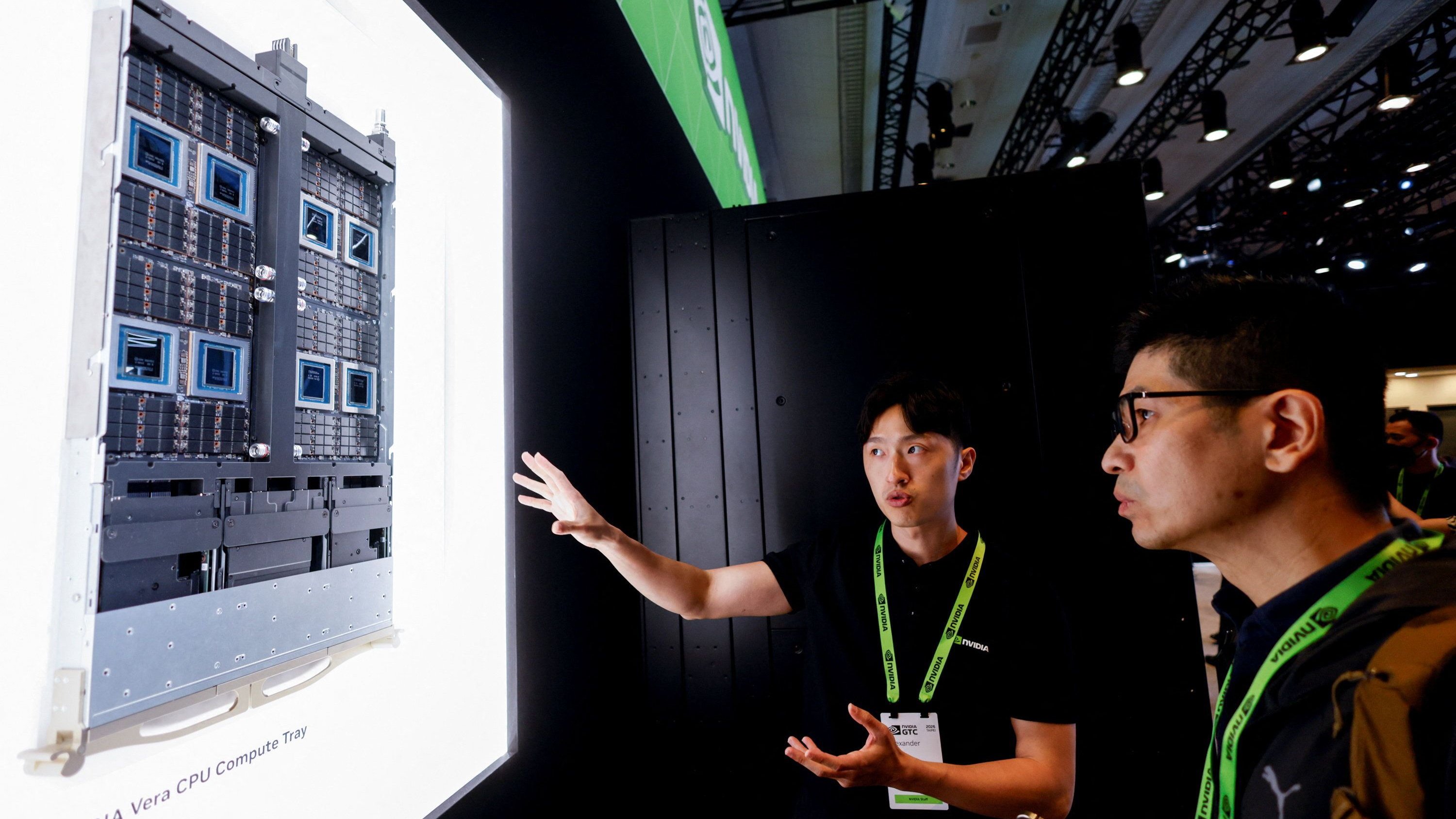 Chip industry: Taiwan cracks down on China’s hunt for tech talent