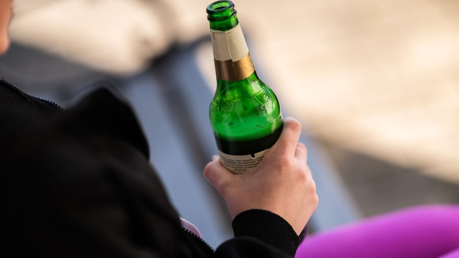End of accompanied drinking: Cabinet: No more alcohol for 14-year-olds
