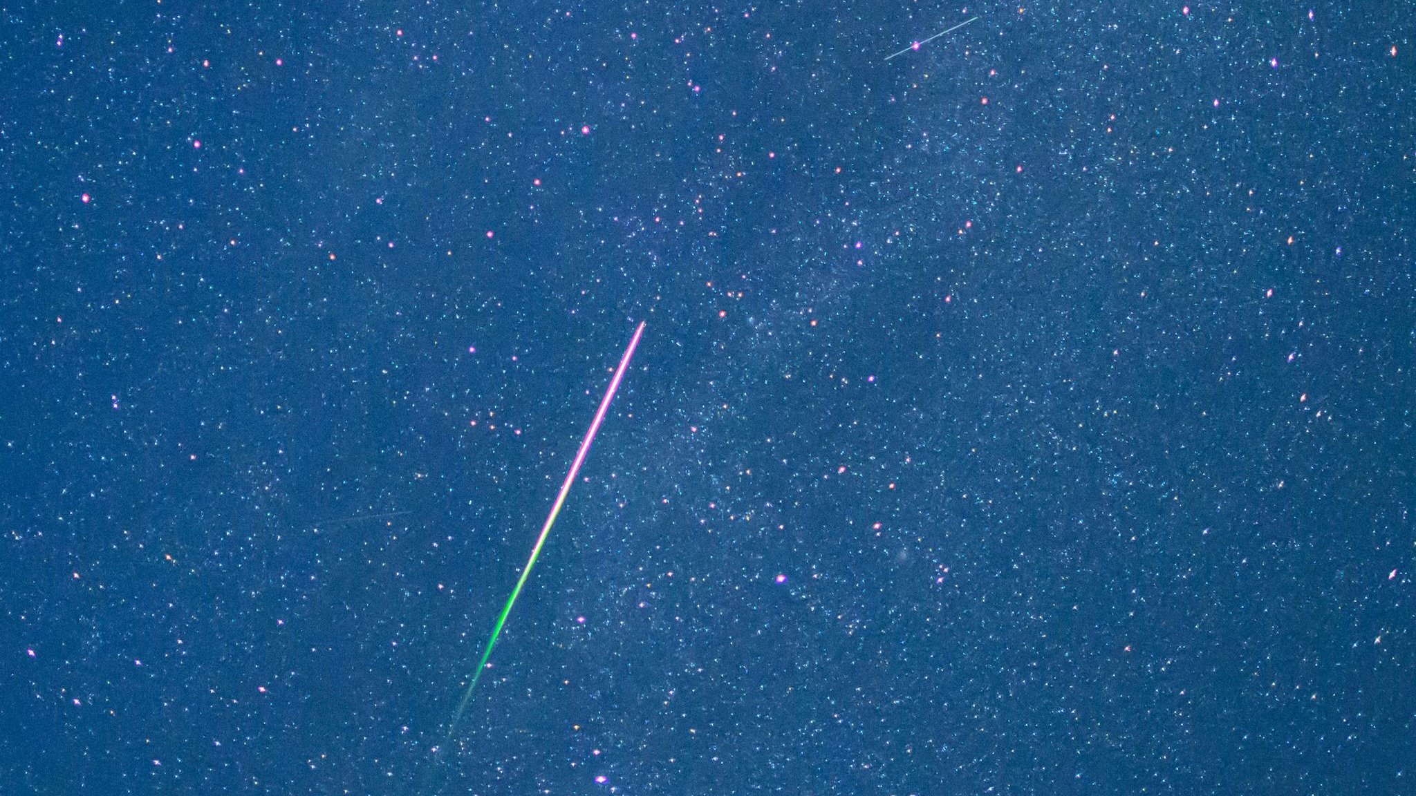 Dust particles of a comet: After the eclipse followed a shooting star stream