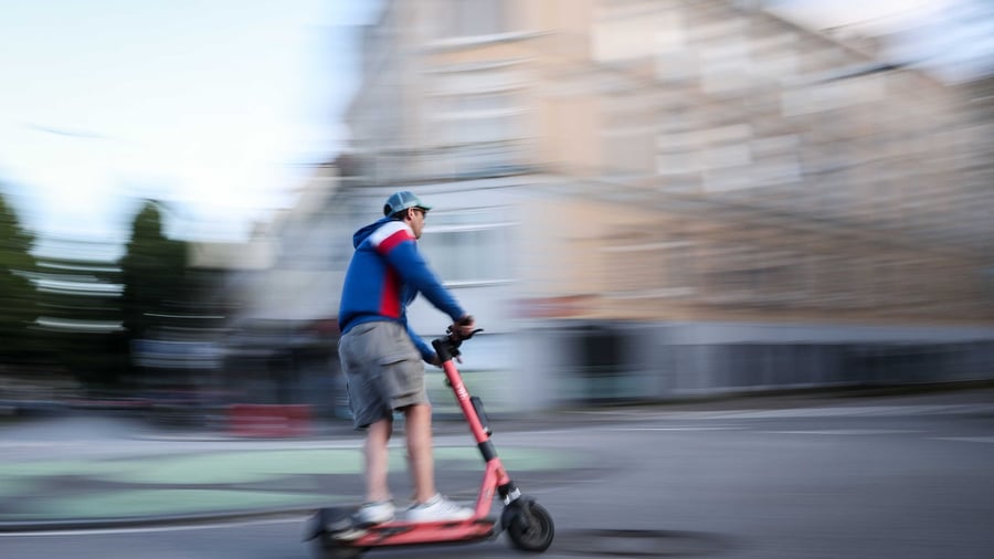 High risk of accidents: Risk of e-scooters? – Youth trend with consequences