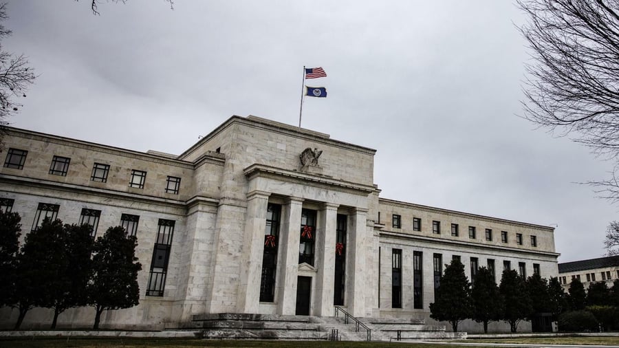 Ex-Fed advisor convicted of sharing information
