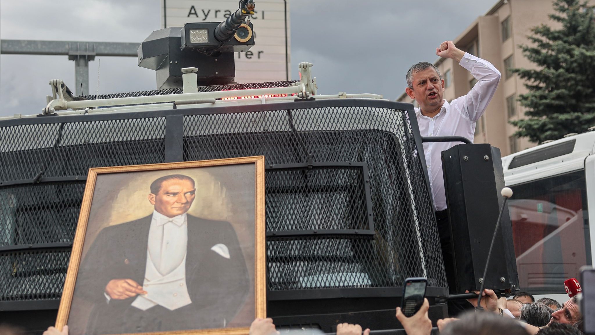New Party in Turkey: From Pharmacist to Leader of Turkish Opposition