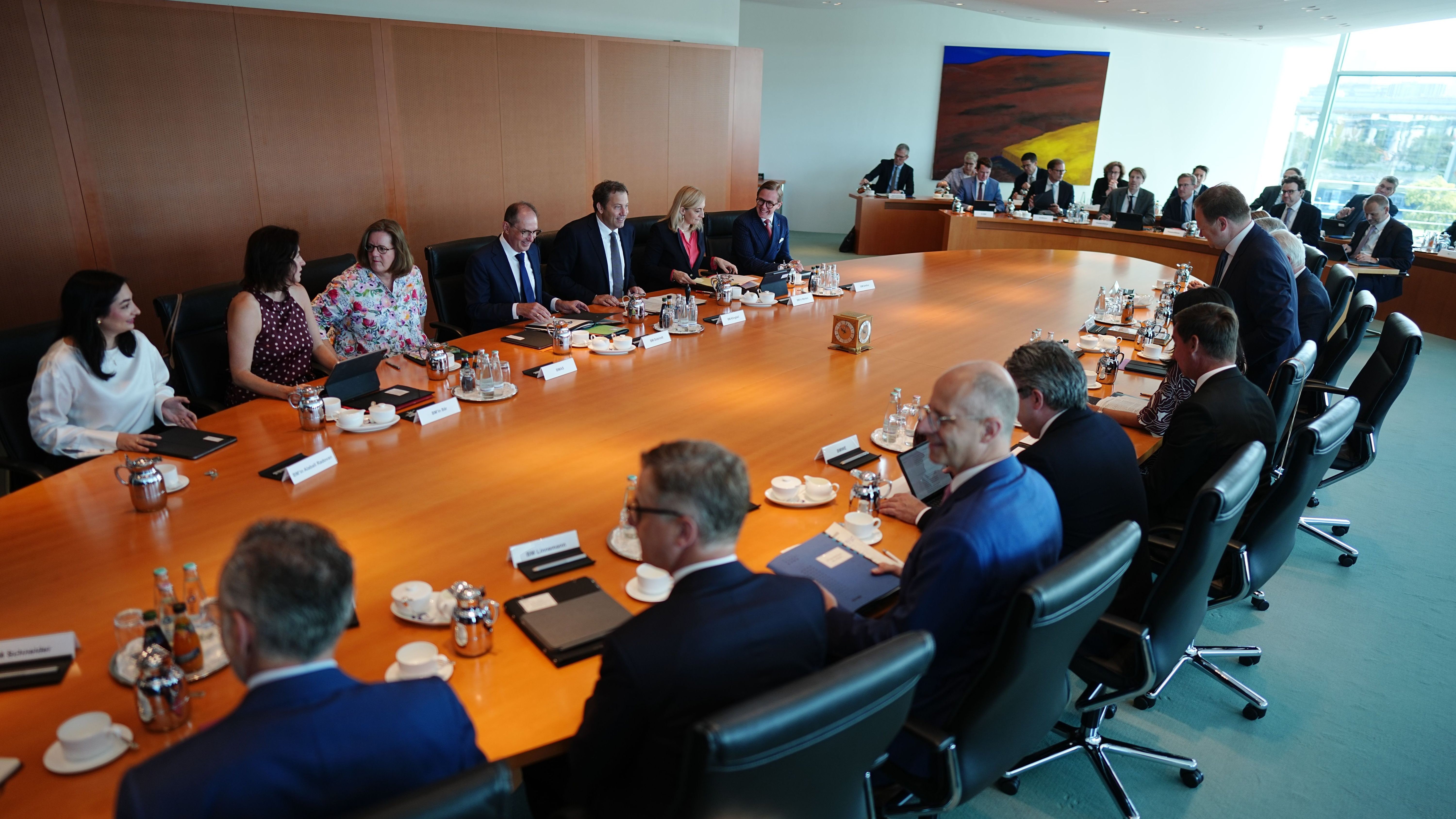 Reforms: New powers for secret services, customs and pensions – what the Cabinet decided today