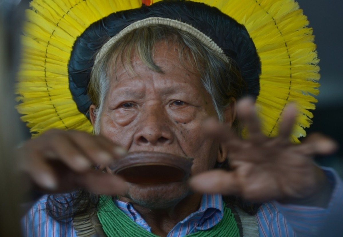 Chief Raoni is discharged from the hospital after one month