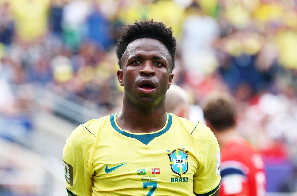 Real Madrid taps the speculations and renews Vinícius Júnior until 2032