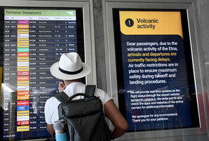 Eruzione Etna, still ash on Catania airport: arrivals limited until 14
