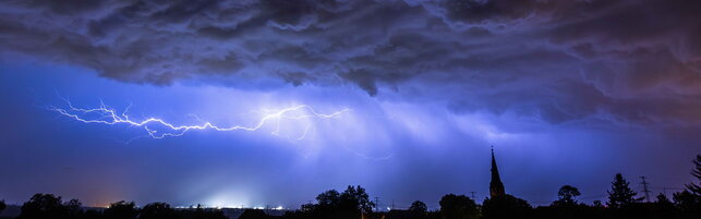 Bad weather, in Malpensa cancelled lightning storm flights in Tuscany