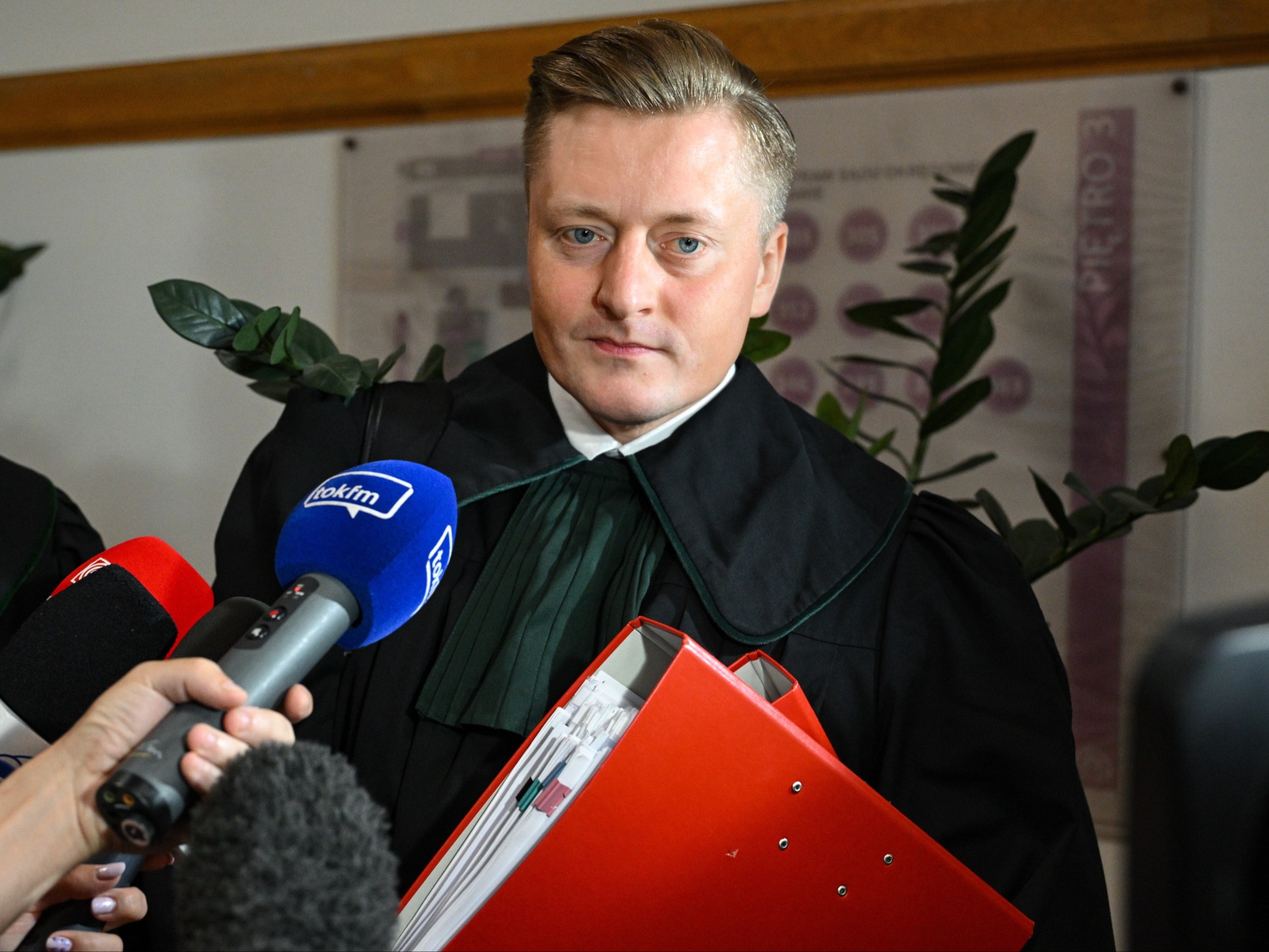 "Affirmative." Proxy reveals Romanowski's movement and announces further steps