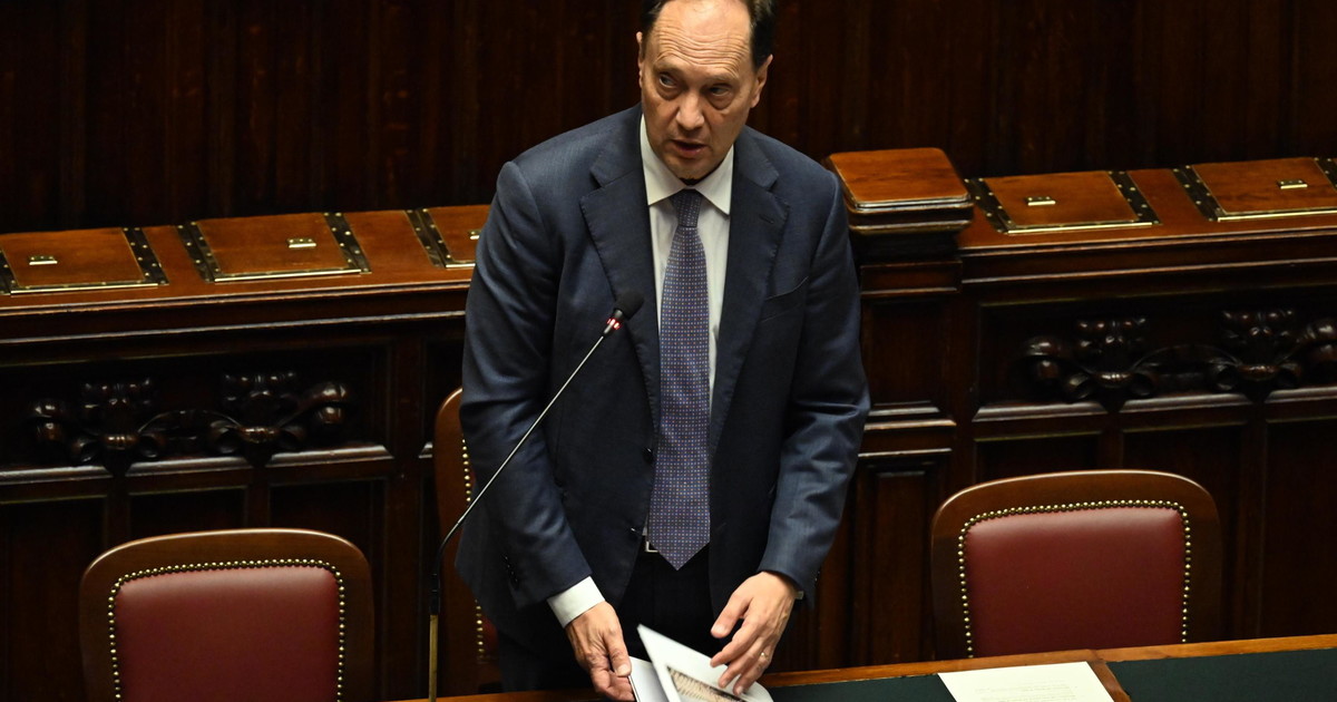 Election law, the usual opposition asks for resignation. Ciriani: "Next to head"