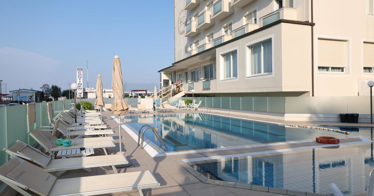 Milano Marittima, baby dies drowned in the hotel pool