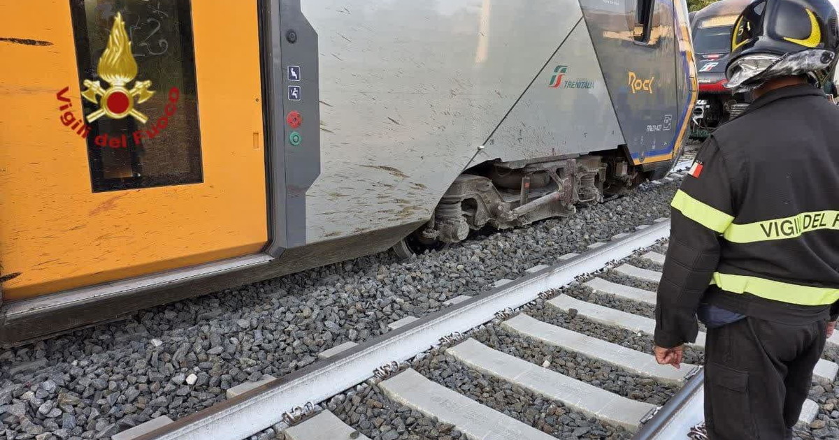 Train invests cows and derails near Rome, no wounded