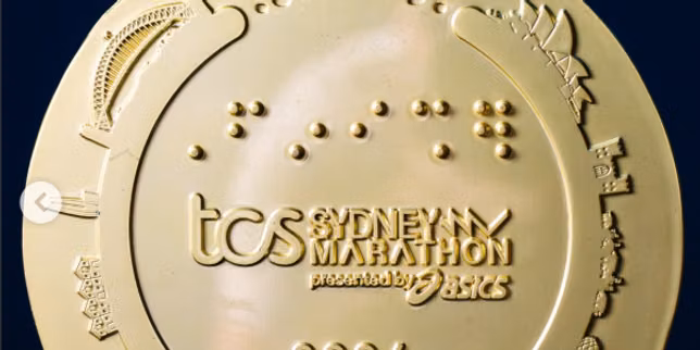The Sydney marathon unveils a medal... With the wrong stadium