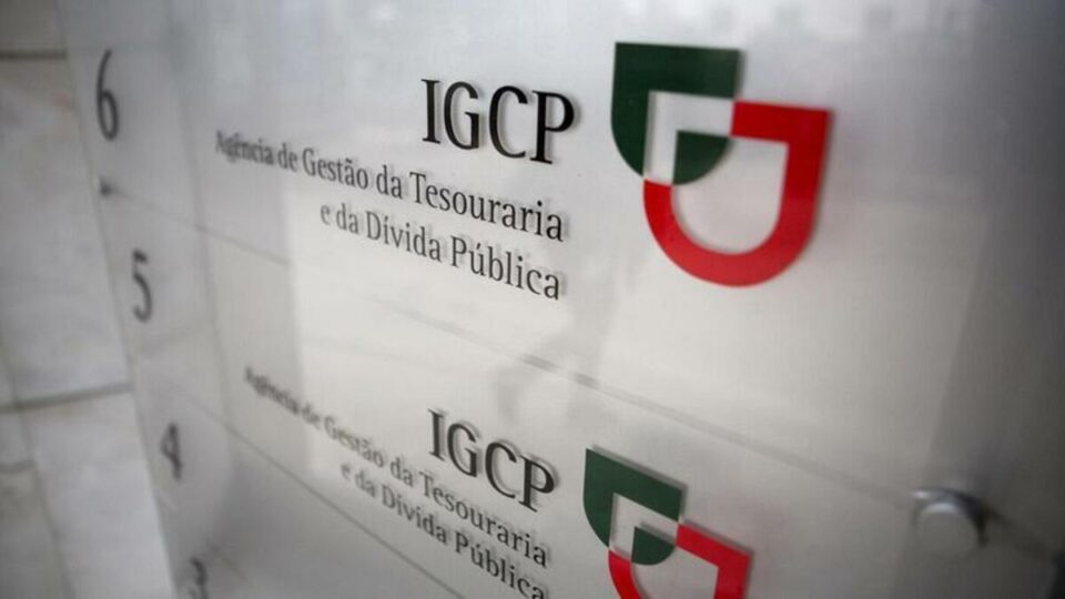 New record: Investment in savings certificates rises 15% in July