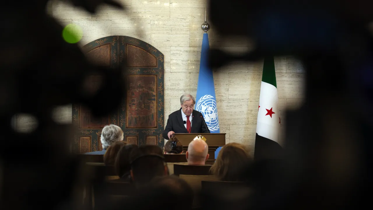 Guterres calls in Damascus for international support to rebuild Syria
