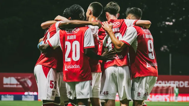 In a game with three goals from corners, the Spaniards scored at 90+3 after a comeback by Braga