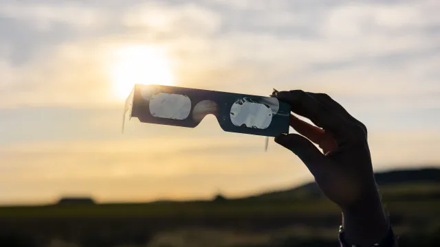 Eclipse: Doctors order public warnings to avoid damage to vision
