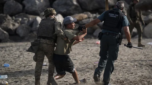 EU praises Spain's response to the migration crisis in Ceuta