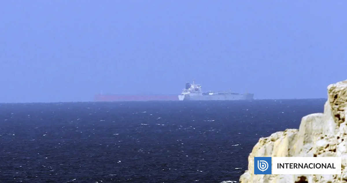 Iran says two oil tankers exploded in mined area in Hormuz: US denies
