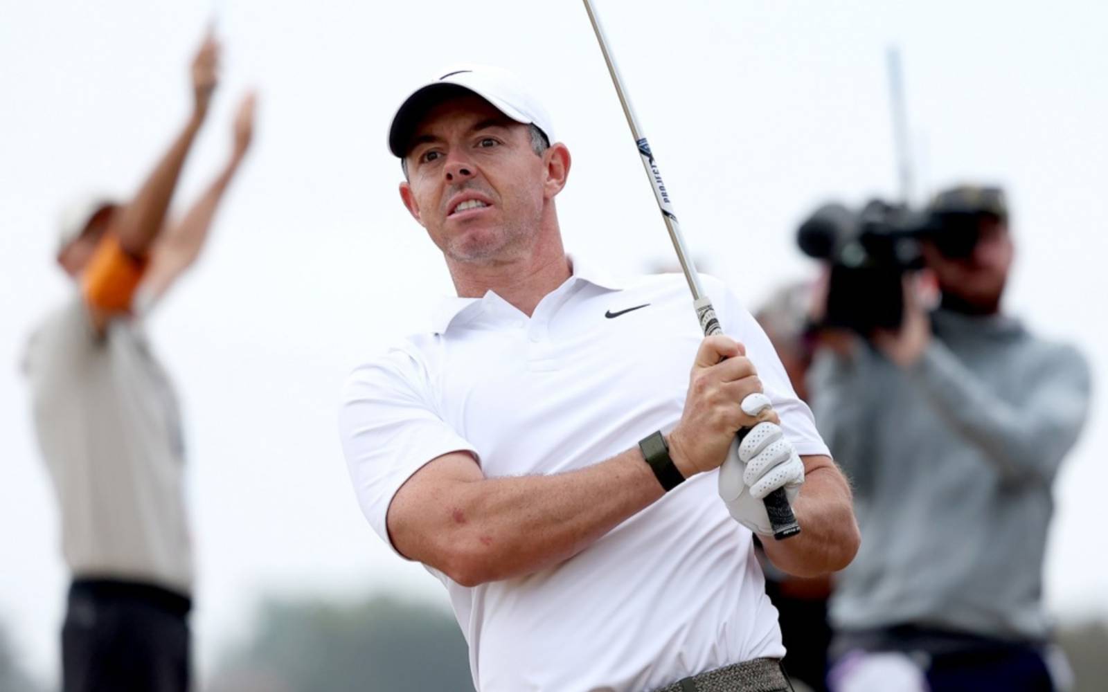McIlroy bounces back to share BMW Championship lead