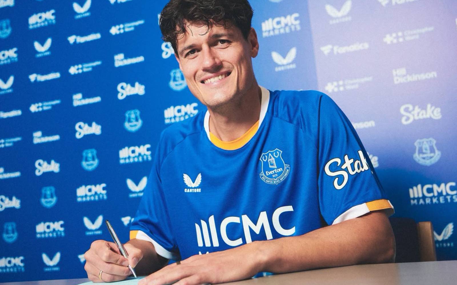 Everton sign Denmark midfielder Norgaard from Arsenal