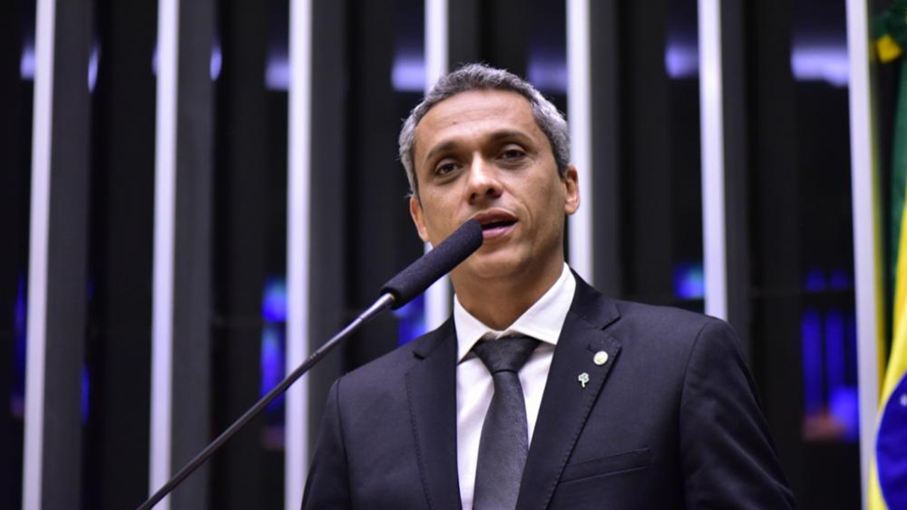 Gustavo Gayer: “Lula dug the fare against Brazil”